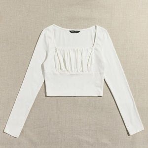 WHITE LONGSLEEVE TOP